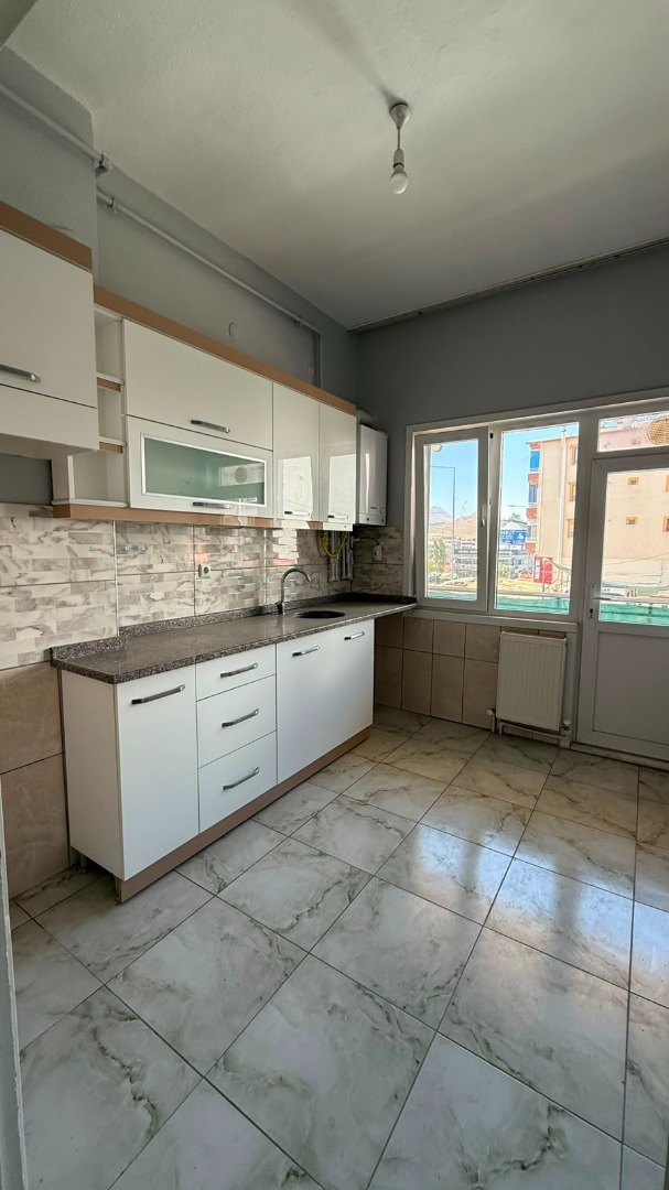 KAYSERİ DEVELİ ÇARŞI MERKEZDE KİRALIK OFİS